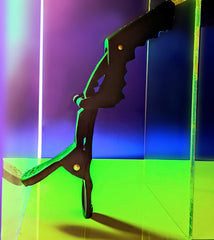 Colortrak ergonomic thumb-grip photo showing comfortable handling during styling