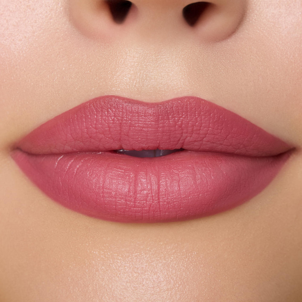Colourpop wand applicator closeup demonstrating smooth pick-up