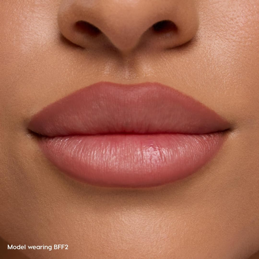 ColourPop gloss wand texture displaying glossy, non-sticky finish and shine