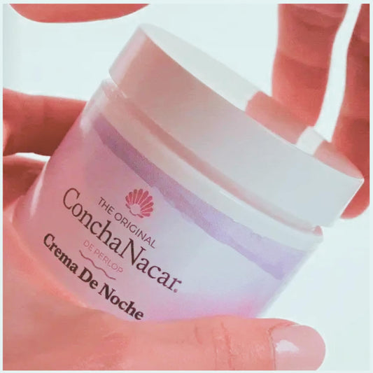 Concha Nacar open jar showing creamy texture, demonstrates easy absorption