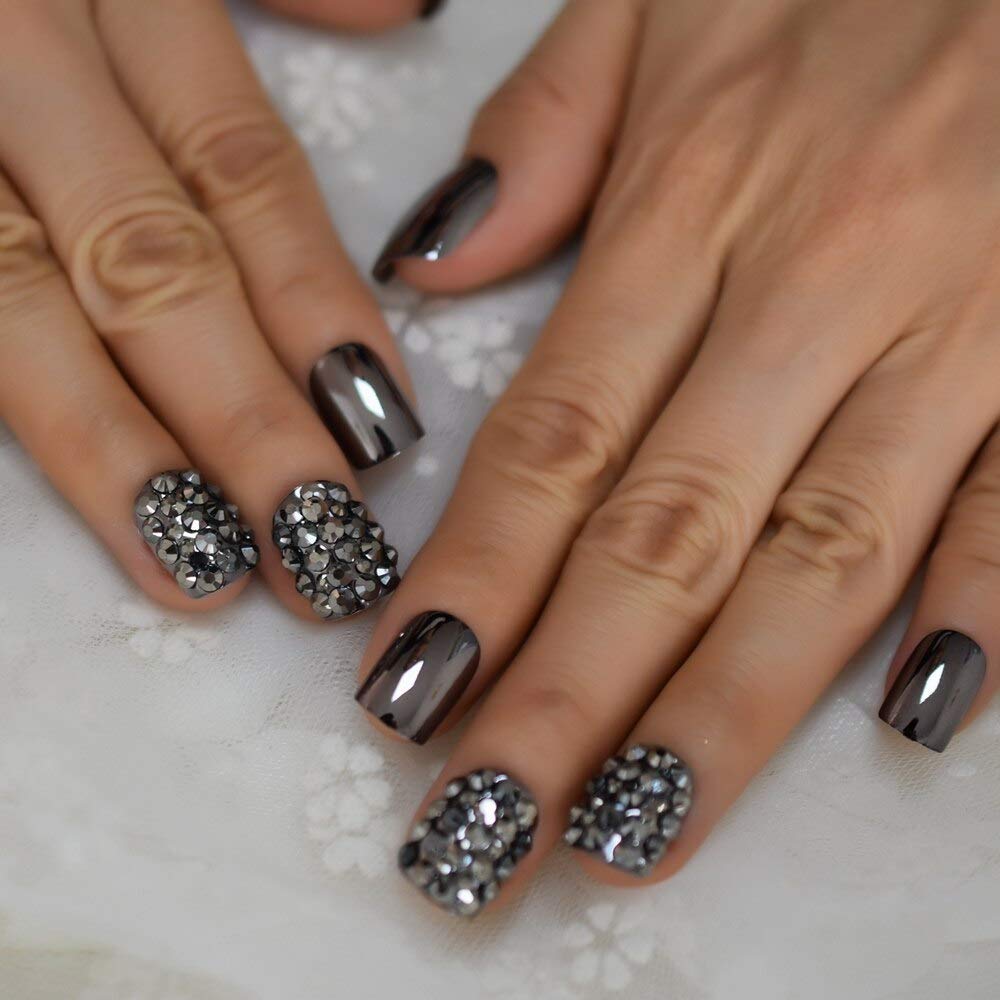 Coolnail side profile of tip showing French shape and perfect length benefit: precise silhouette