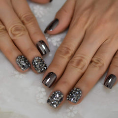 Coolnail side profile of tip showing French shape and perfect length benefit: precise silhouette