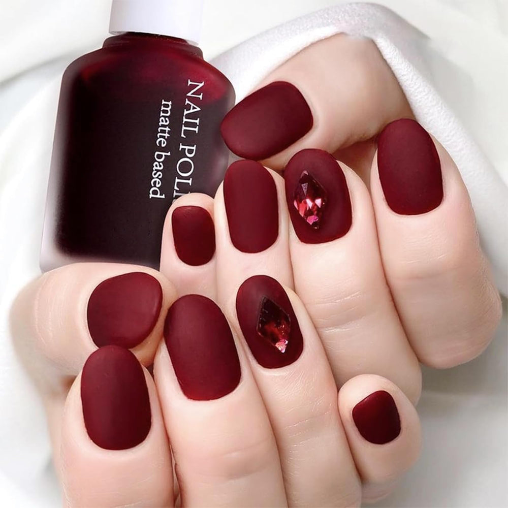 COSMOO brush stroke on nail illustrating even application and coverage