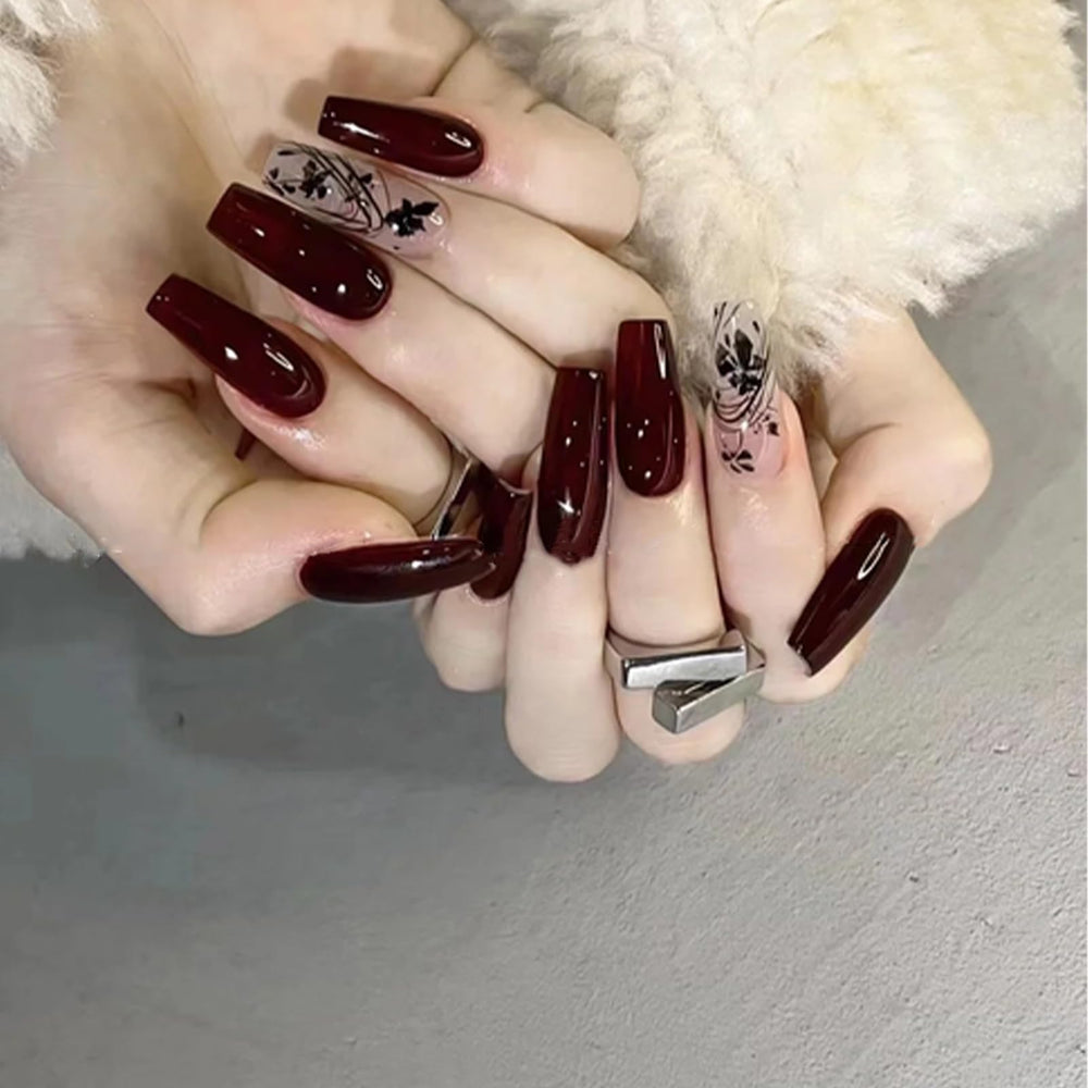 COSMOO nails in lifestyle scene highlighting glossy finish and style