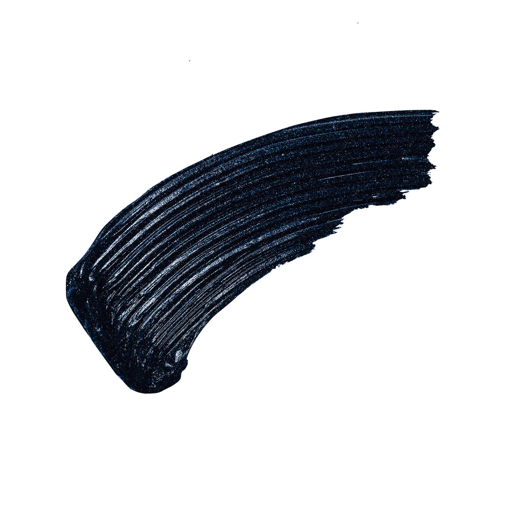 COVERGIRL wand and bristle detail for precise volumizing application
