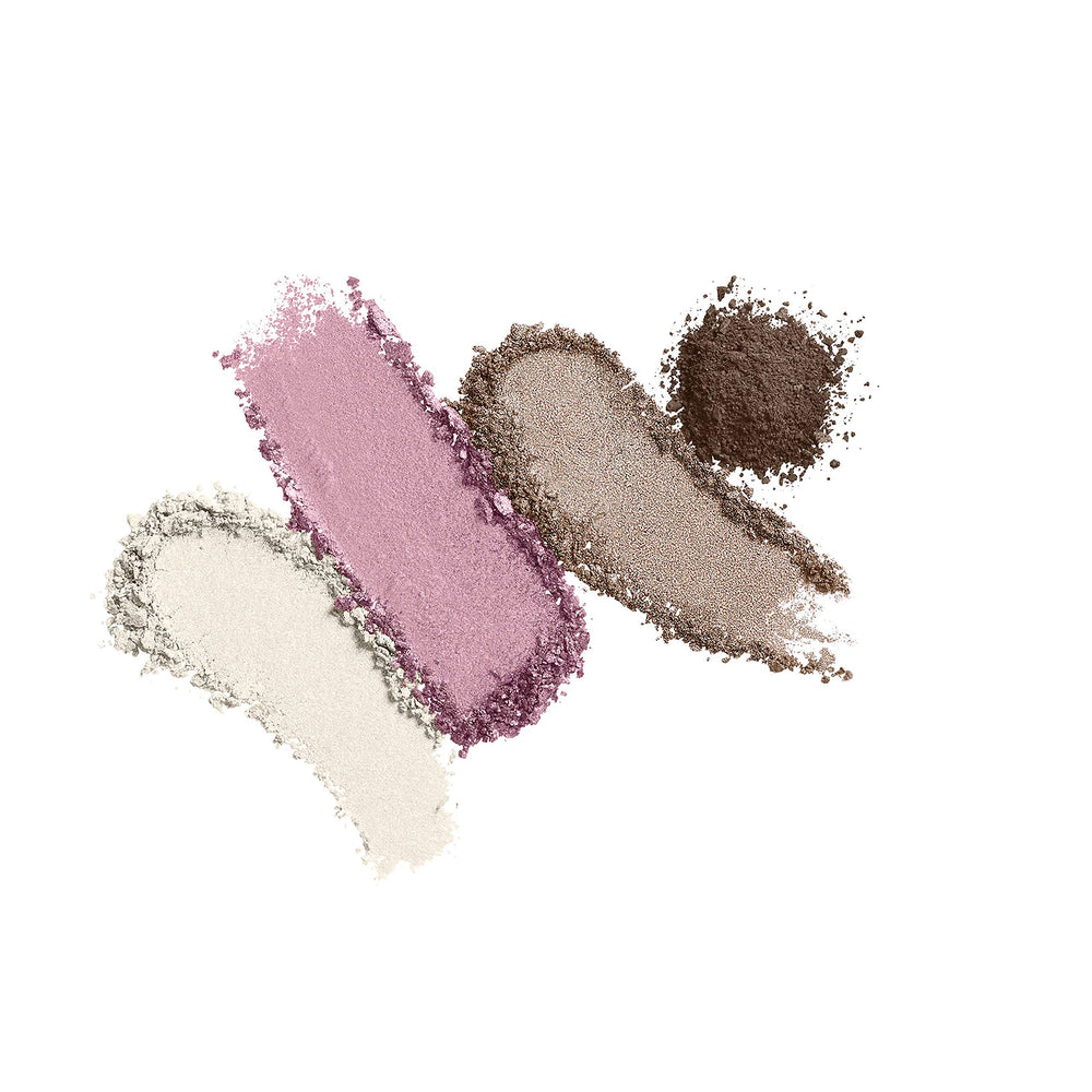 COVERGIRL texture close-up of silky sheer powder for easy blending