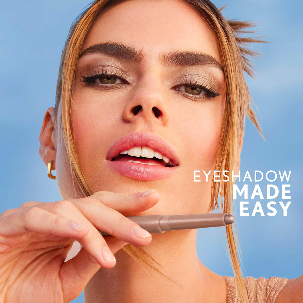 CoverGirl Golden Toffee applied on eyelid showing even shimmer and blendability benefit
