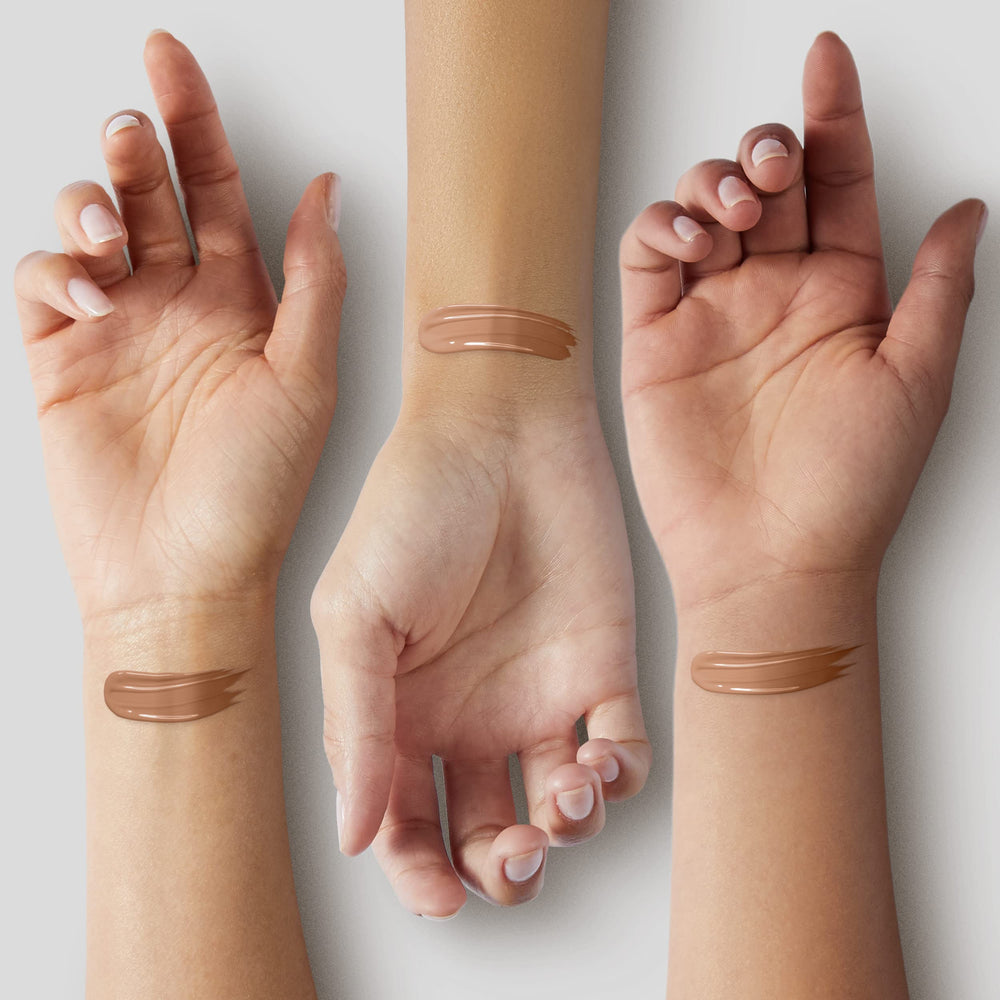 COVERGIRL texture close-up highlighting smooth blendability and hydration