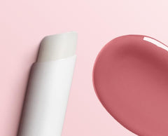 COVERGIRL lips before and after image demonstrating natural enhancement and long-wear benefit