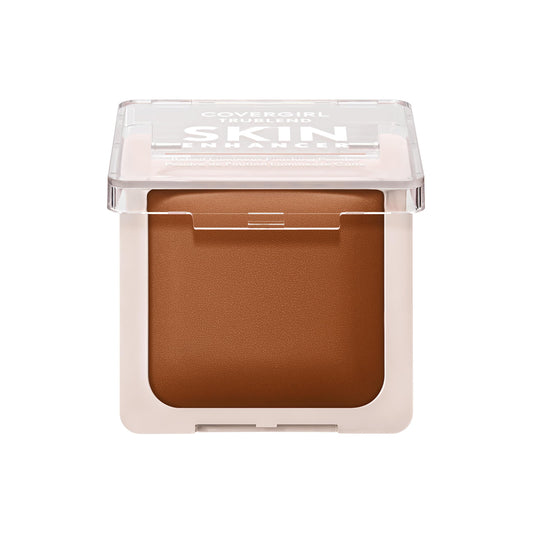 COVERGIRL open compact exposing baked powder pan with smooth finish to demonstrate texture