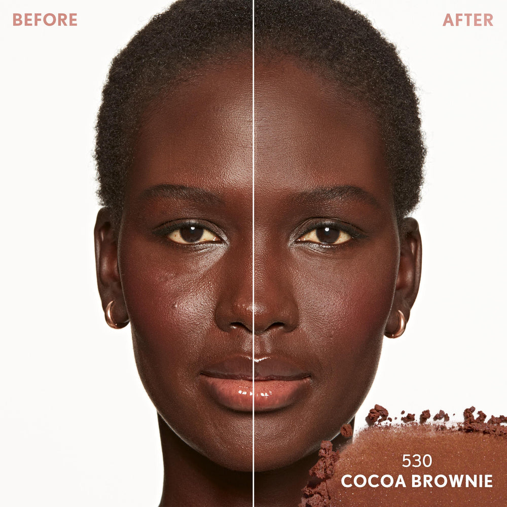 COVERGIRL close-up of powder surface highlighting suede texture for seamless blending