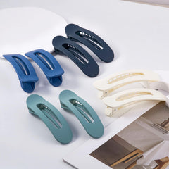Cptots detailed shot of non-slip teeth showing grip design that holds fine hair securely without pulling