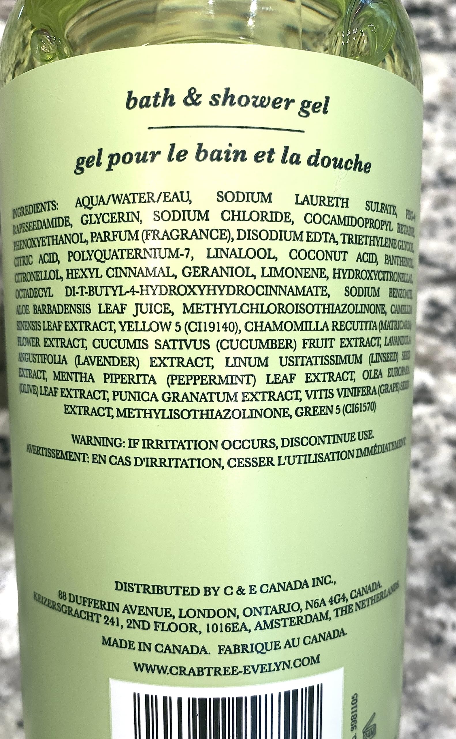 Crabtree & Evelyn Lily gel lather closeup demonstrating rich moisturizing foam