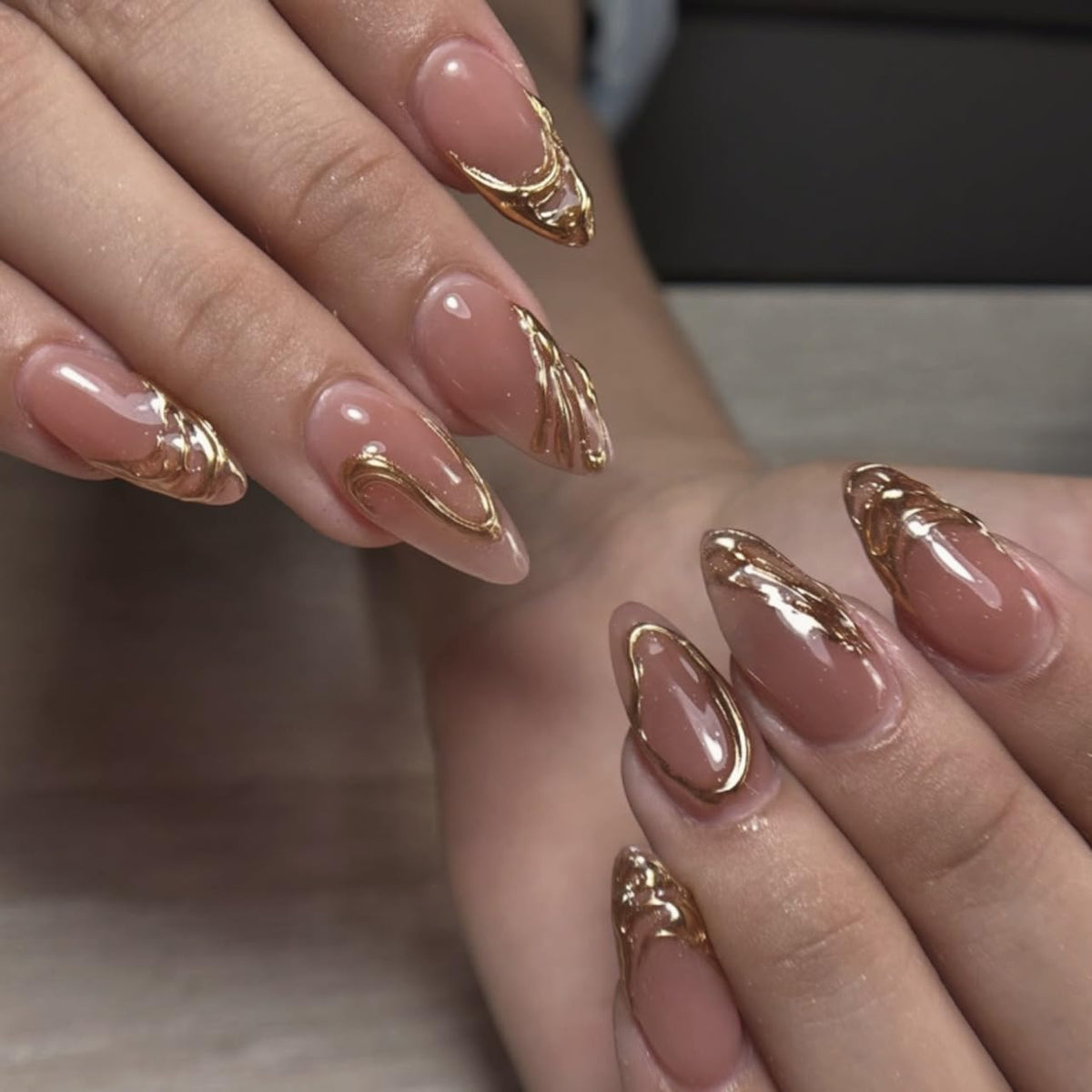 CTTHNBD front packaging showing 24-piece almond gold stripe set and convenience