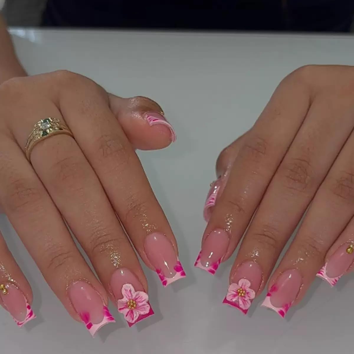 CTTHNBD front packaging showing 24-piece French tip set and accessories, quick styling benefit