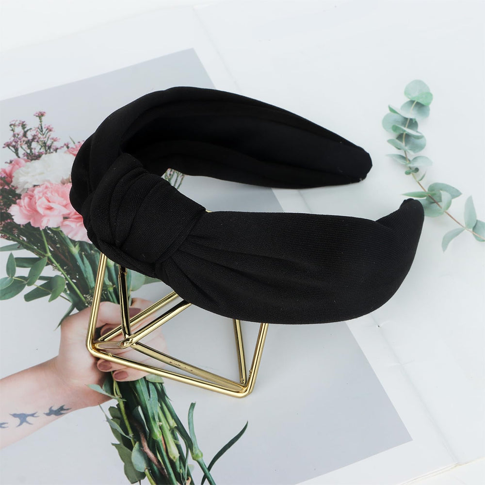 CURASA headband presented as gift emphasizing stylish accessory appeal