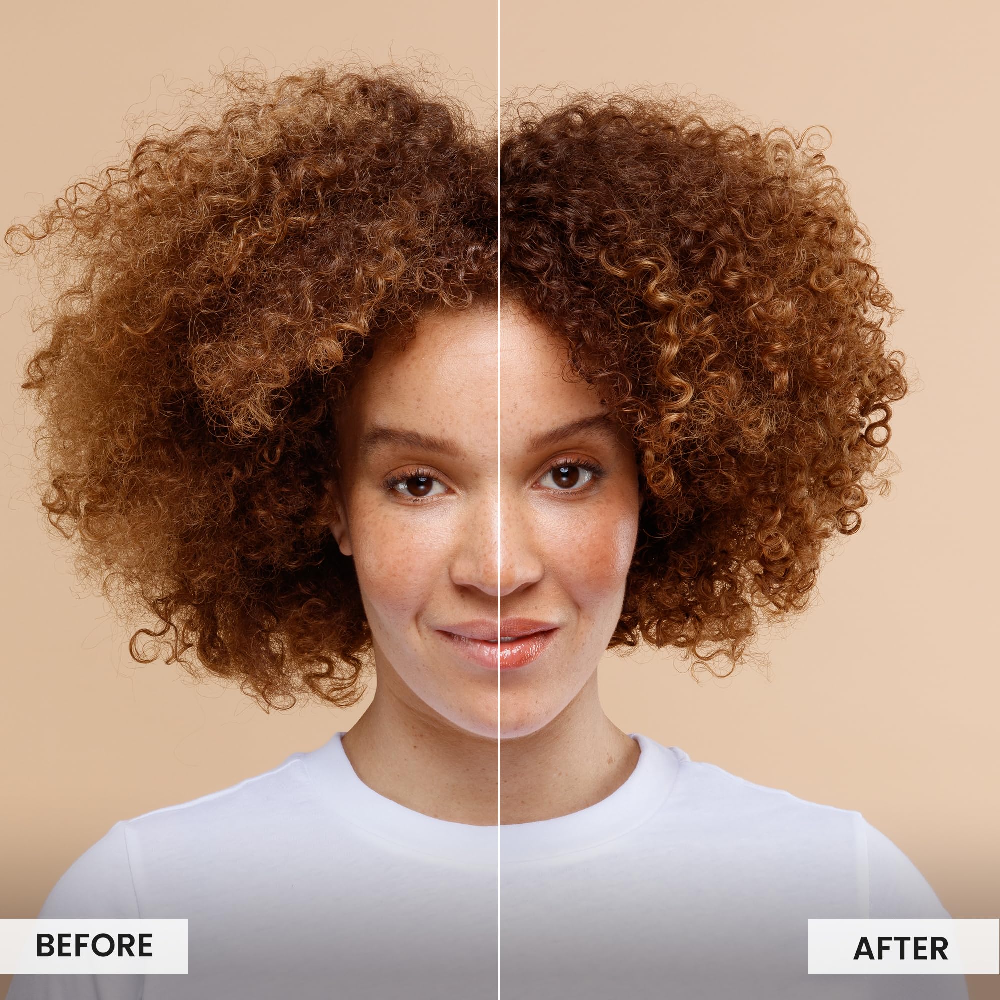 CURLSMITH application fingers raking gel through wet curls for even hold