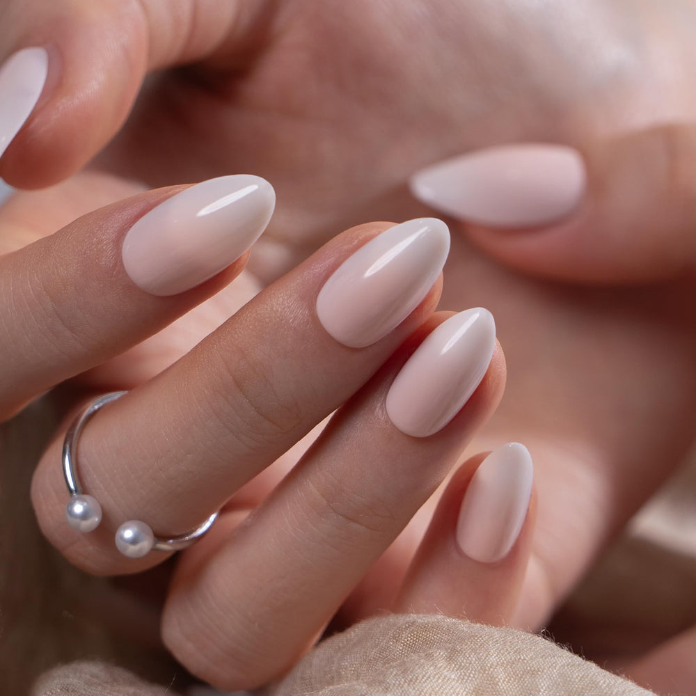 CurvLife arranged 30 nails demonstrating size variety and precise fit options benefit