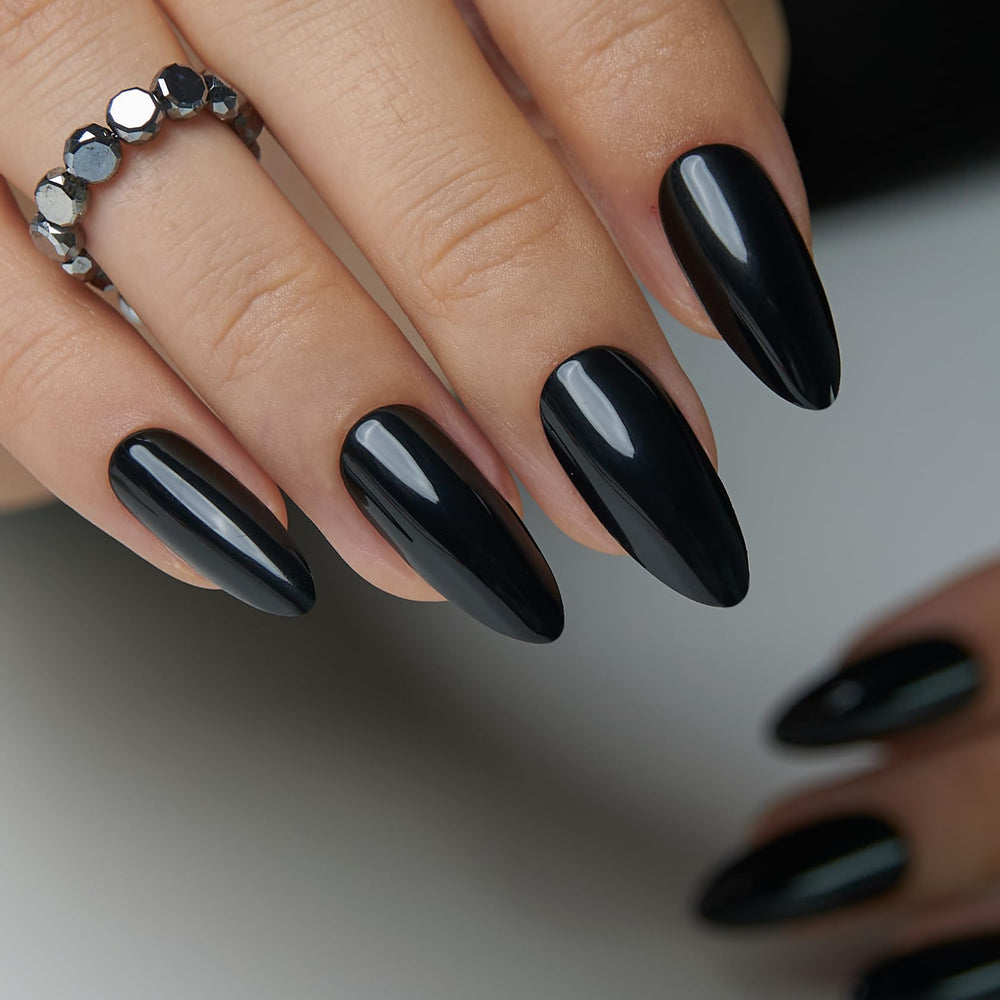 CurvLife close-up on glossy gel finish highlighting salon-quality shine