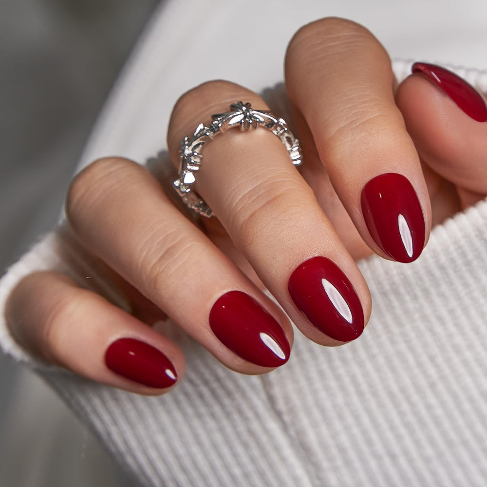 CurvLife close-up of glossy gel finish highlighting chip-resistant surface