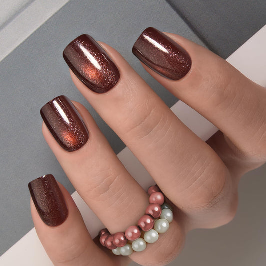 CurvLife close-up of glossy topcoat highlighting durable shine benefit
