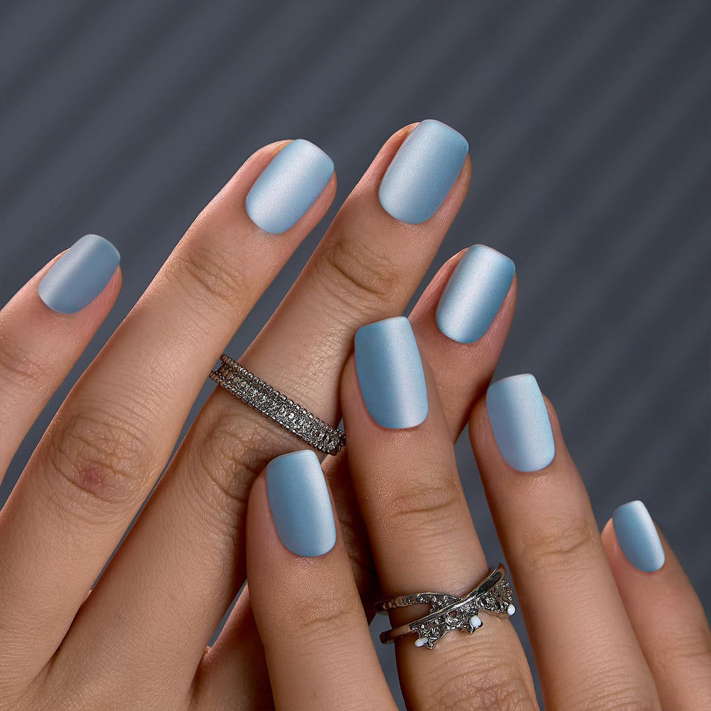 CurvLife close-up of soft gel texture highlighting durable, chip-resistant finish for daily wear