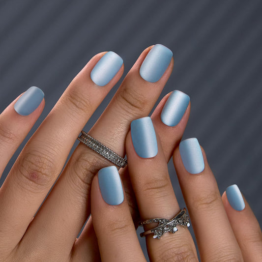 CurvLife close-up of soft gel texture highlighting durable, chip-resistant finish for daily wear