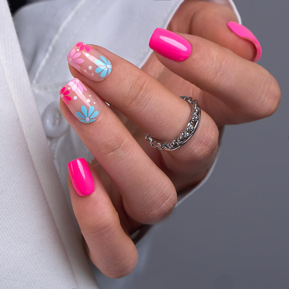 CurvLife close-up of pink flower design and glossy gel finish, salon-quality detail