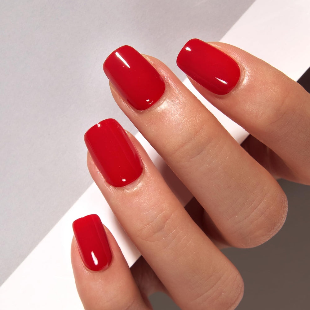 CurvLife close-up glossy gel finish highlighting durable shine