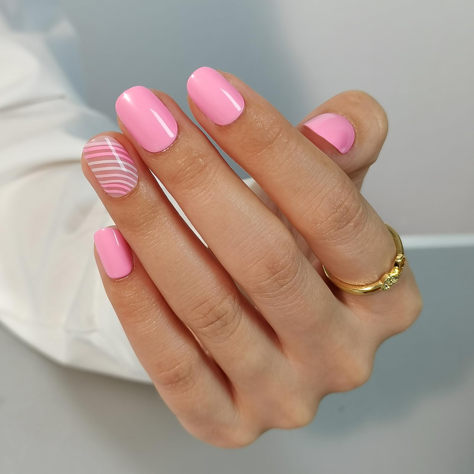 CurvLife close-up of hand-painted ripple texture showing glossy 9H finish — precise detail