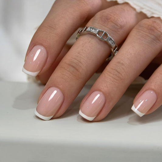 CurvLife close-up of silk outline texture delivering glossy salon-style finish and smooth look