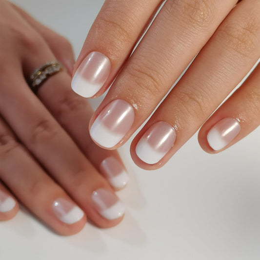 CurvLife close-up of glossy gel-polish surface highlighting durable salon-like shine
