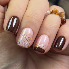 Curvlife front packaging showing golden brown manicure and complete kit benefit