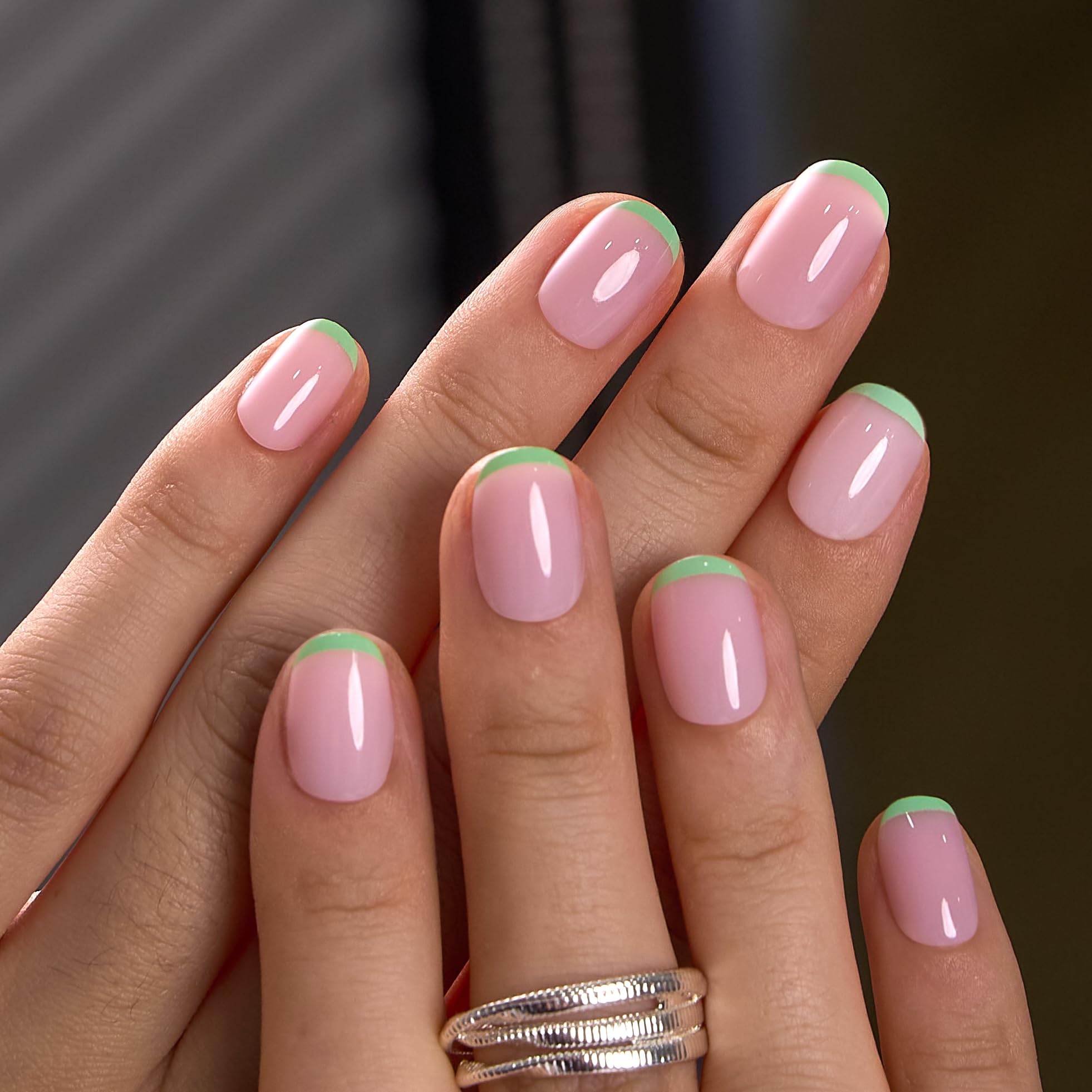CurvLife front packaging showing mint-line nails and kit contents for convenience