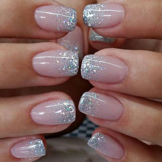 CurvLife front packaging showing 30pcs short press on nails and glossy finish for instant style
