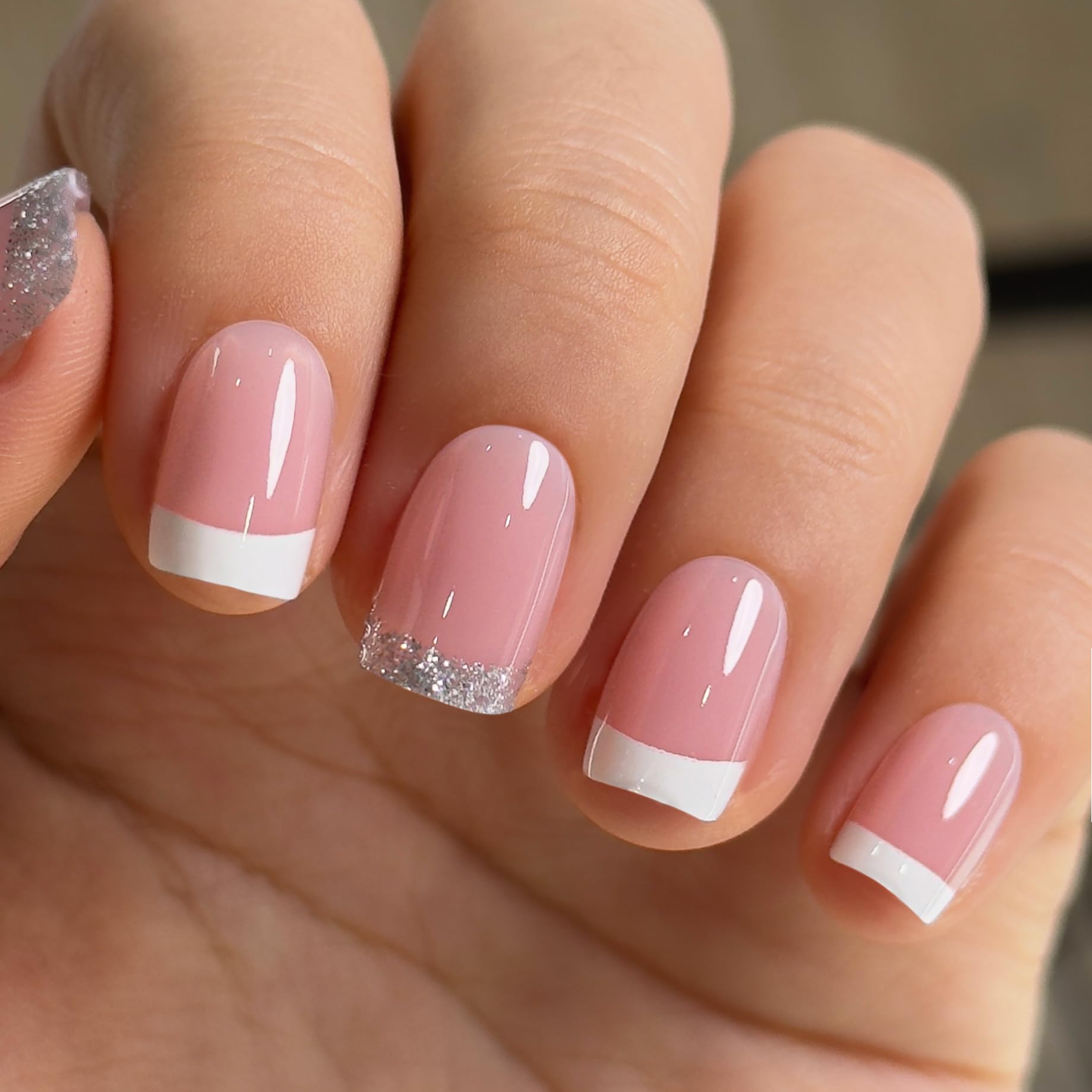 Curvlife front packaging showing short square pink set with quick salon finish