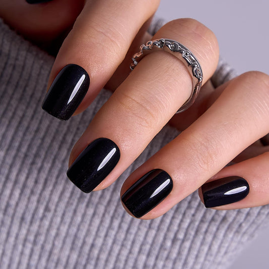 CurvLife front-view of full press-on nail set showing clean square design and storage box benefit
