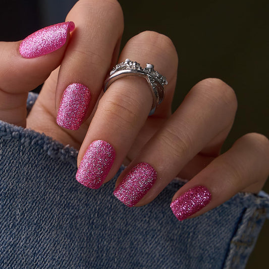 CurvLife front packaging showing Glitter Pop set and immediate polish benefit