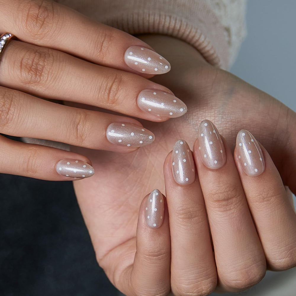 CurvLife glossy finish texture detail highlighting salon shine benefit