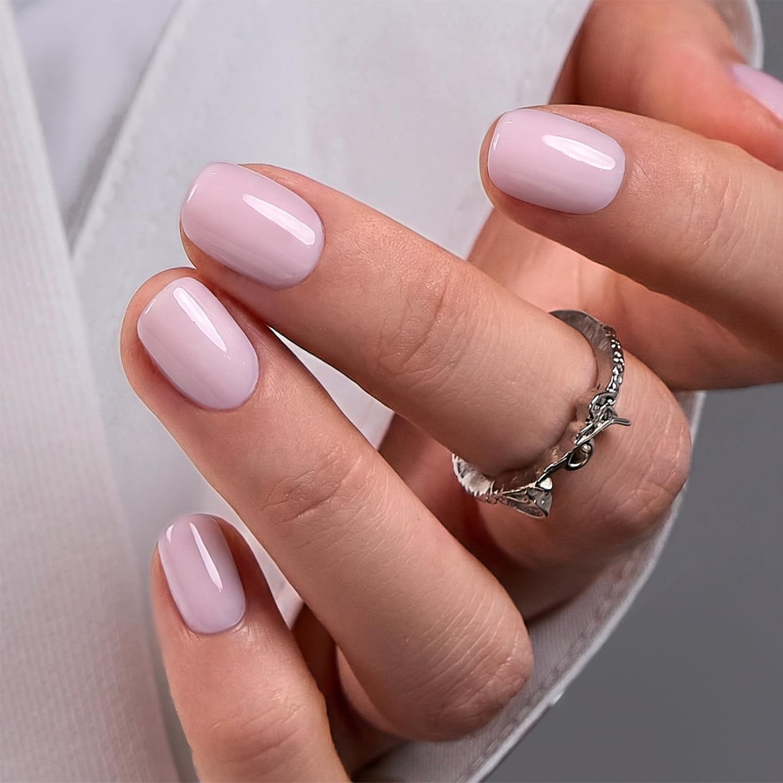 CurvLife Ivory Kiss front packaging showing glossy square nails and included kit benefits