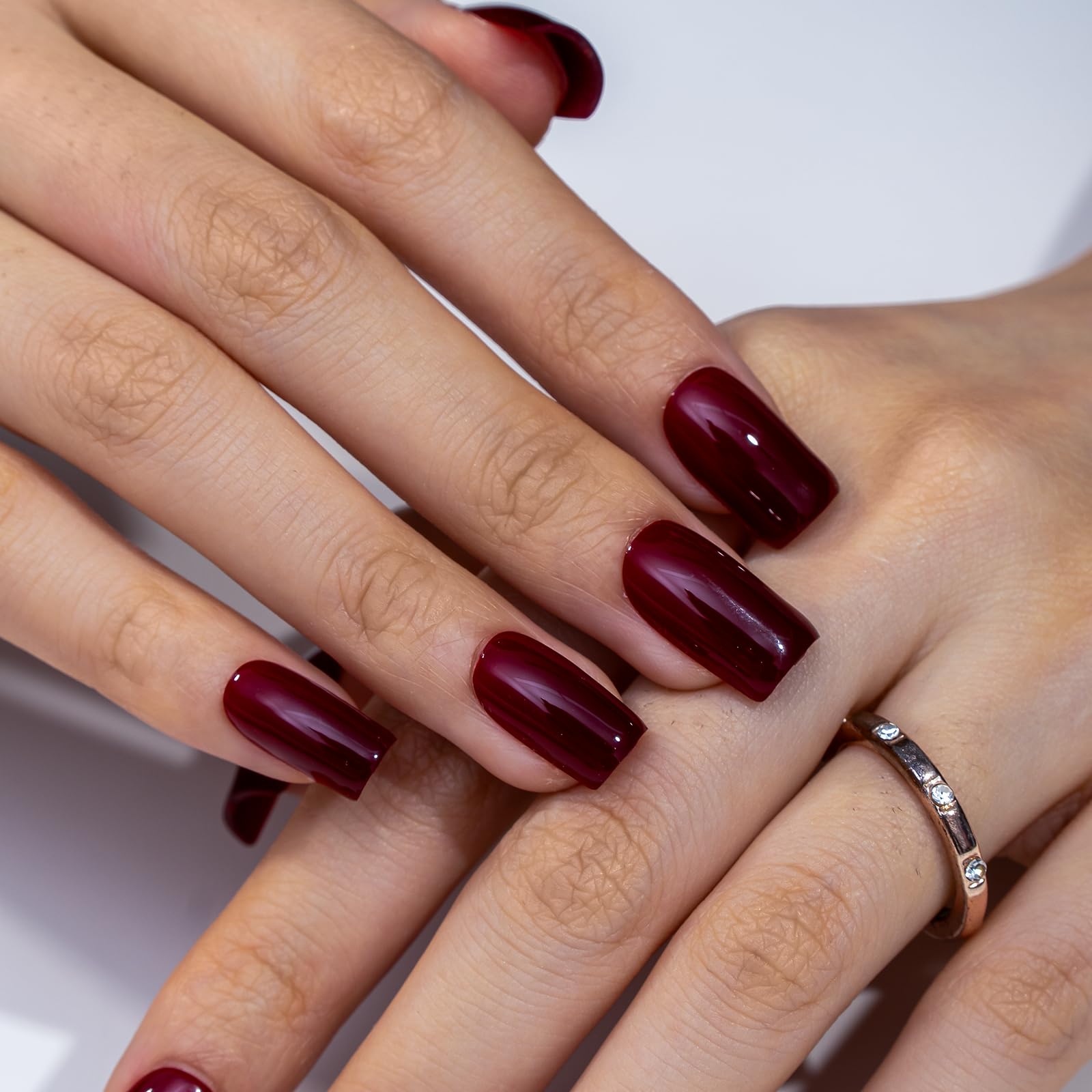 CurvLife lifestyle shot of finished nails at a social event enhancing style