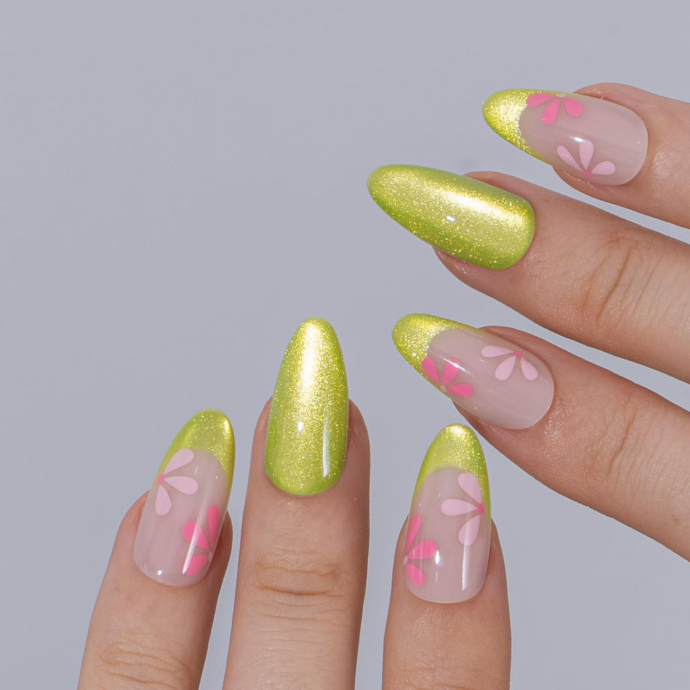 CurvLife arranged 30 nails demonstrating 15 sizes for precise fitting benefit