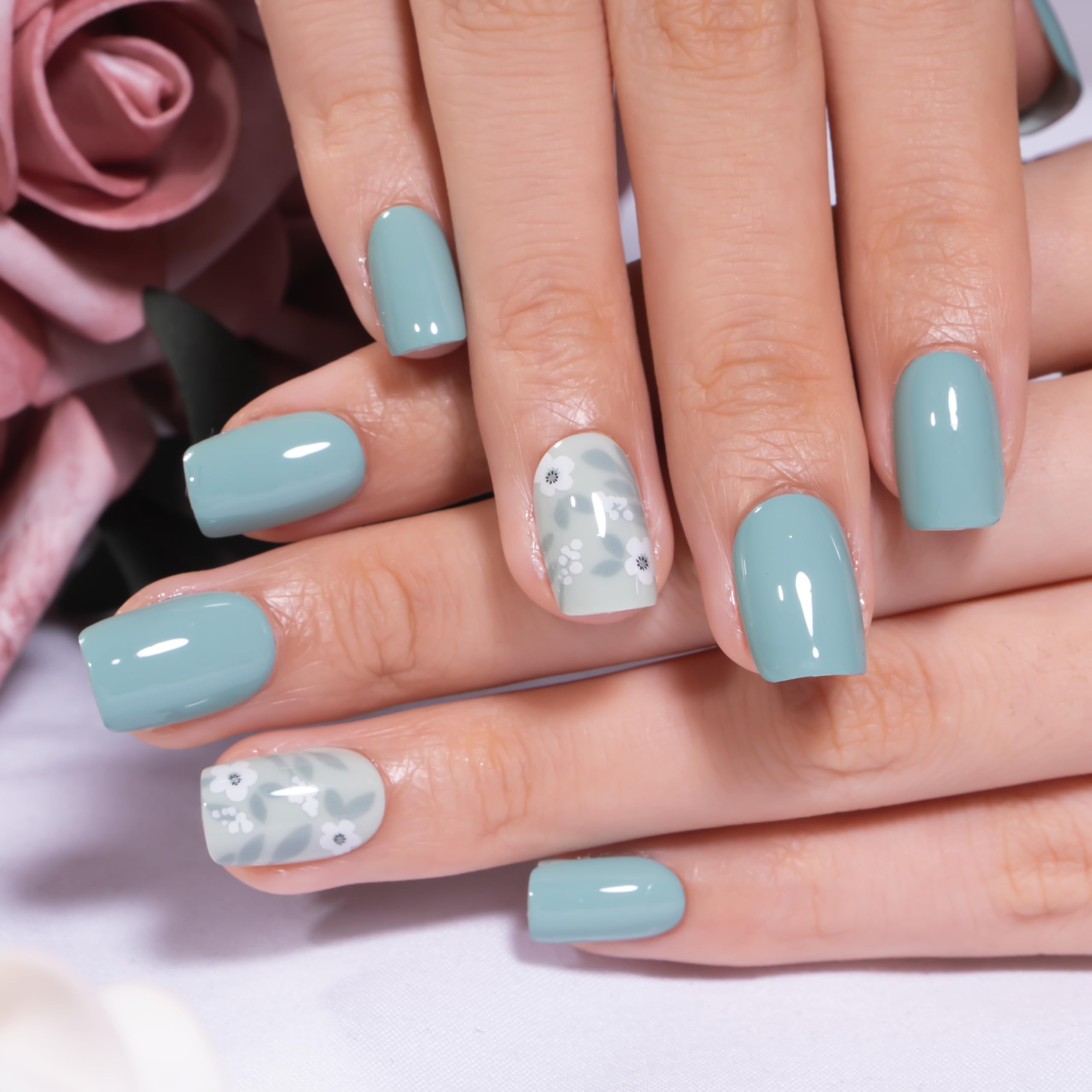 Curvlife layout of 15 nail sizes demonstrating custom fit options