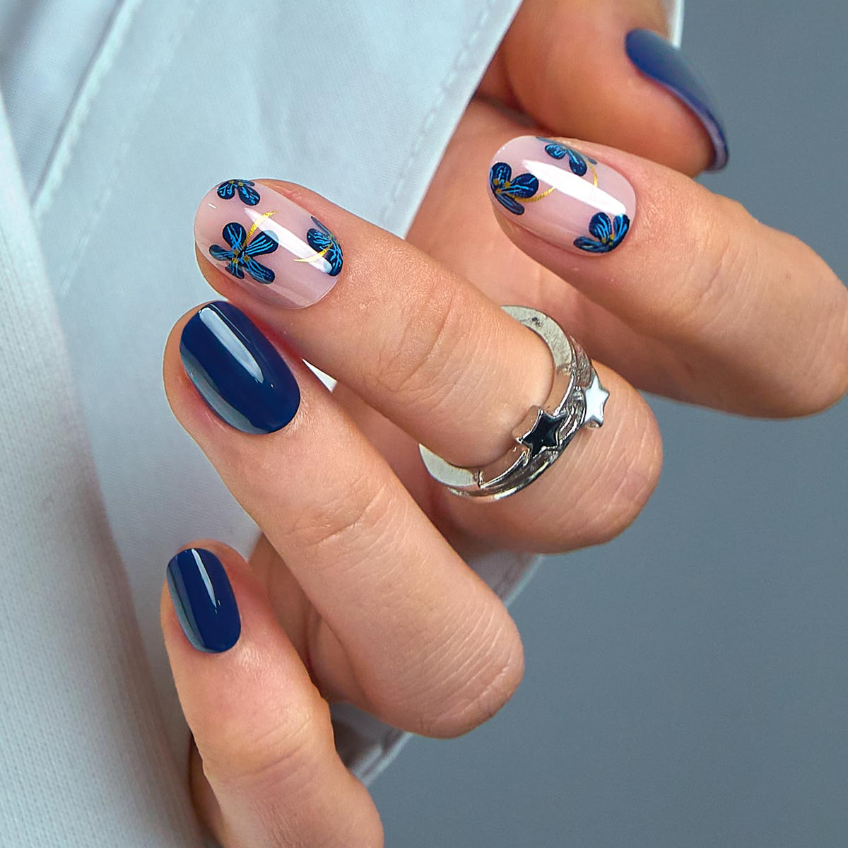 CurvLife front packaging showing navy petal shade and included kit benefits