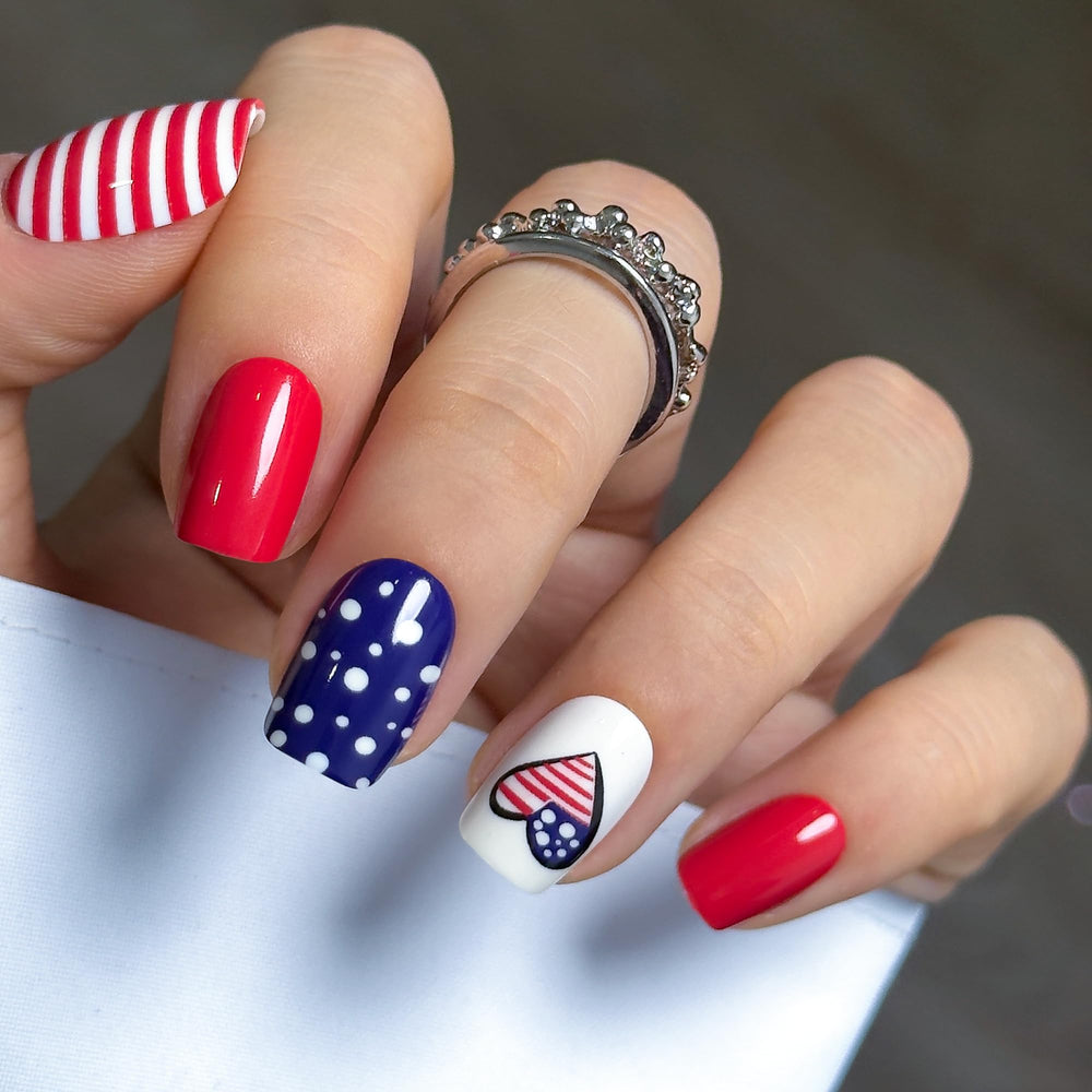 CurvLife close-up of hand-painted Patriot design with vibrant detail benefit