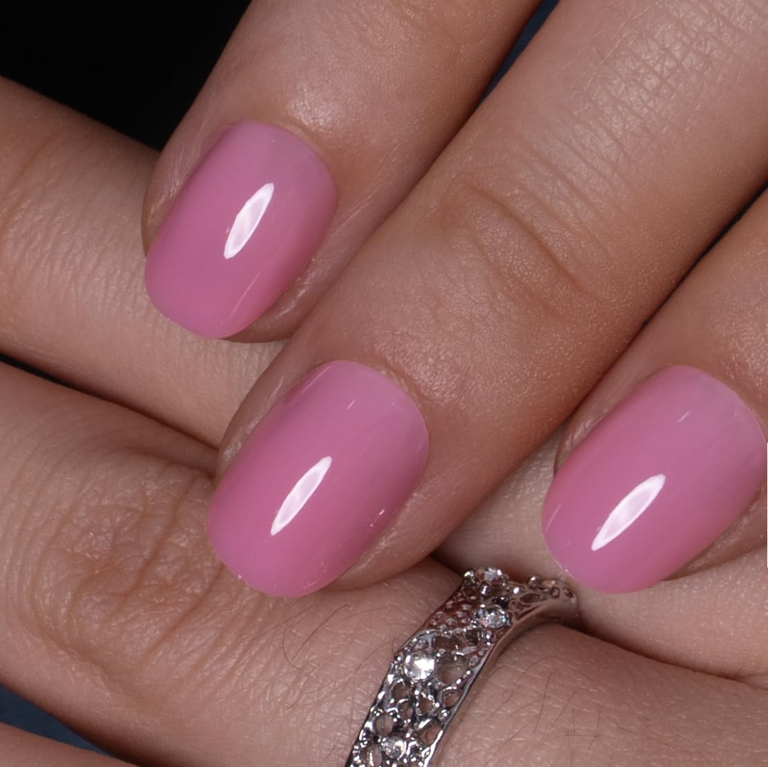 CurvLife top view of 32-piece rose cloud nails with size variety