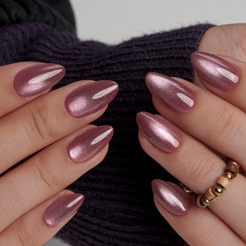 CurvLife side profile of a single nail showing natural curve and flexible fit benefit