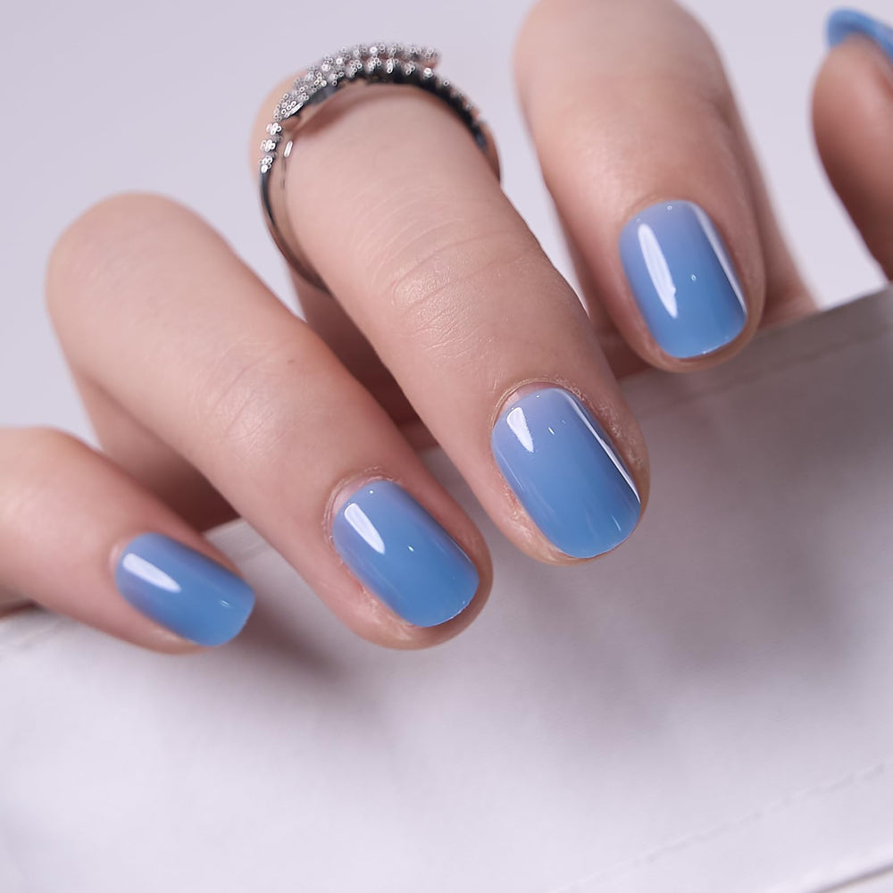 CurvLife close-up of soft-gel curve highlighting comfort and natural fit