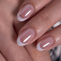 CurvLife soft gel texture close-up highlighting glossy finish for chip resistance benefit