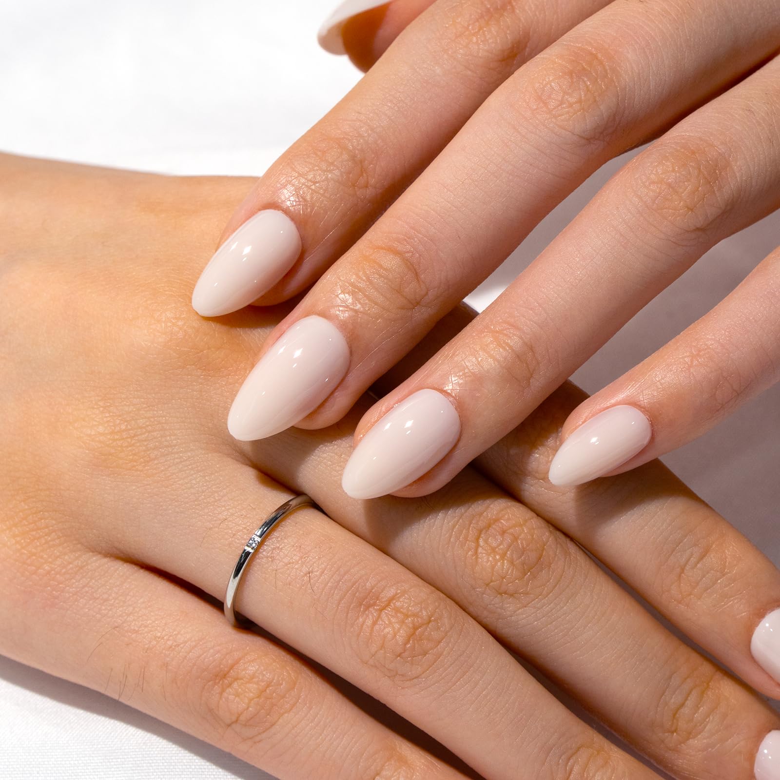 CurvLife soft-gel texture close-up highlighting flexible natural fit benefit